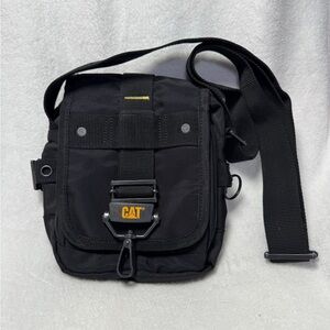 CAT Caterpillar Built To Last Utility Crossbody Bag Black Tech Messenger Pouch